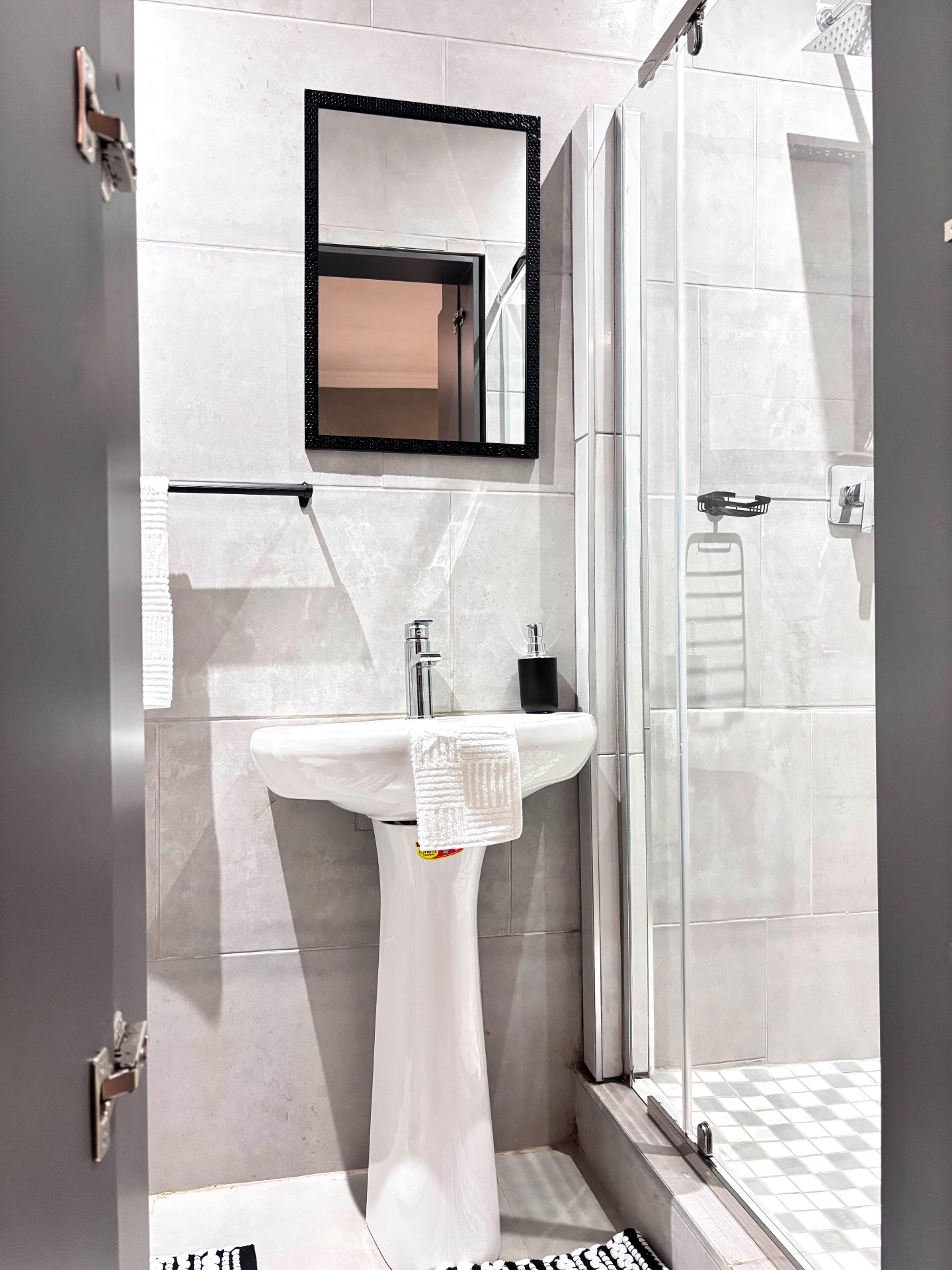 Bathroom vanity with mirror